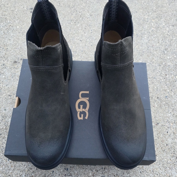 UGG Men's Dark Gray Ankle Boots - Picture 1 of 11